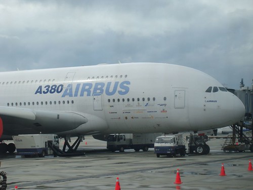 A380停放在TPE機場D6機坪