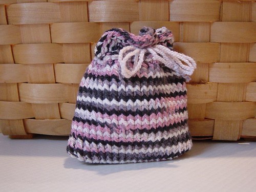 Quick loom knitted gift pouch | knit Mama knit!