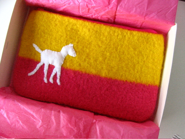 pony pouch (front)