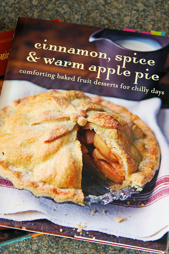 book cinnamon spice & warm apple pie 0121 R