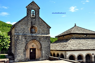 451 - Iglesia de Santiago y Silo de Carlomagno - Roncesvalles (Navarra) - Spain.