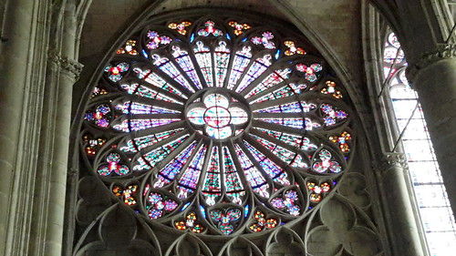 Basílica de Saint-Nazaire, Carcassonne <a style="margin-left:10px; font-size:0.8em;" href="http://www.flickr.com/photos/141744890@N04/25723525394/" target="_blank">@flickr</a>