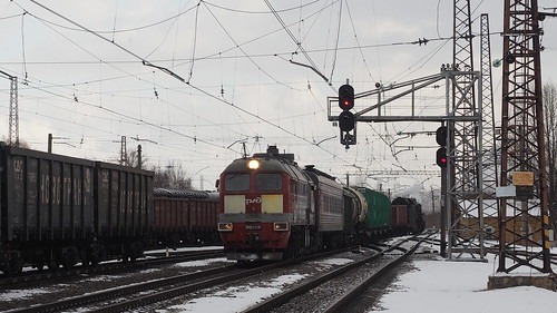 2M62U-0091B with steam locomotive test run, Torzok station ©  trolleway