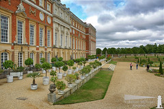 (1024) Hampton Court