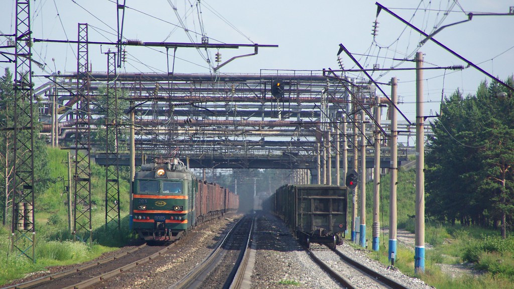 : RZD VL85-263. Transsib line, Angarsk, Irkutsk oblast.