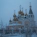 Igreja com fundo cinzento em Yakutsk