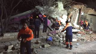 土耳其警察总部“遭汽车炸弹袭击”