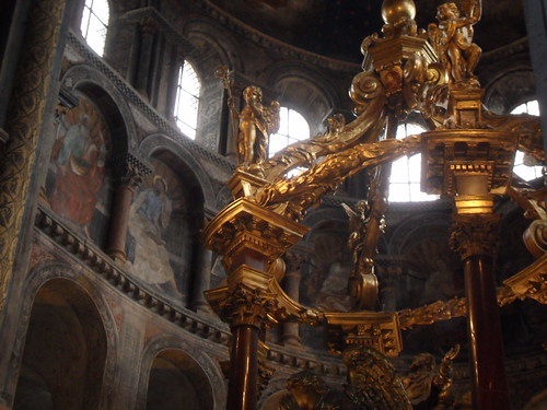 Basílica Saint Sernin, Toulouse <a style="margin-left:10px; font-size:0.8em;" href="http://www.flickr.com/photos/141744890@N04/25723366754/" target="_blank">@flickr</a>