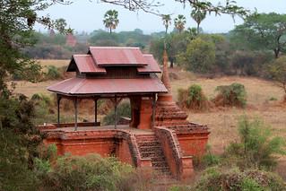 Bagan - Next to Mino Chan Cha Pagoda