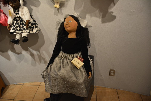 35-я ежегодная выставка черных кукол – закрытие
