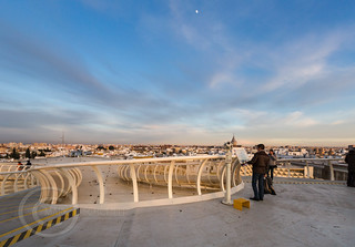 Seville Jan 2016 (5) 778  - Around and about the Metropol Parasol in Plaza de la Encarnacion at the other end of the day this time - waiting for the sunset