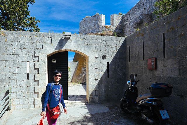 終於到達赫瓦爾堡壘，但時間不夠讓我們進去逛逛！只好留影到此一遊~
