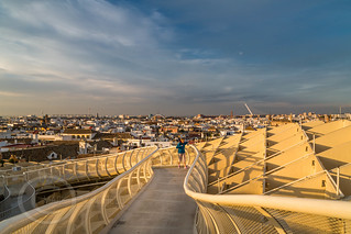 Seville Jan 2016 (5) 744  - Around and about the Metropol Parasol in Plaza de la Encarnacion at the other end of the day this time - waiting for the sunset