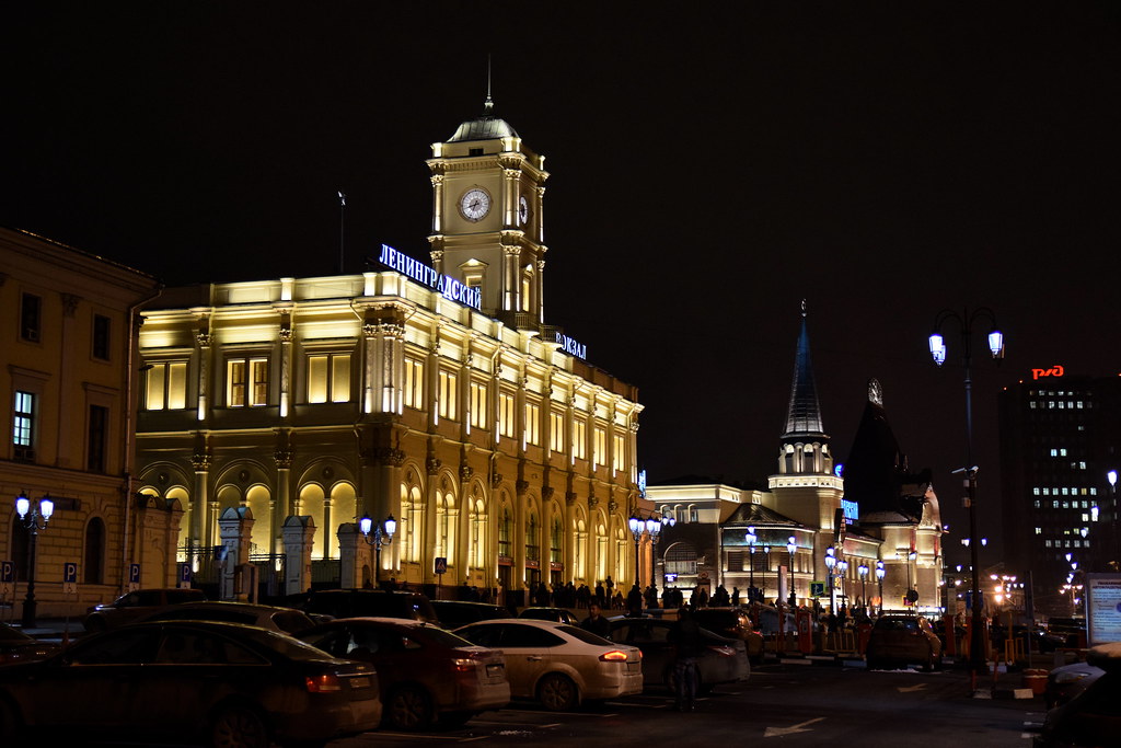 : Komsomolskaya Square Railway stations