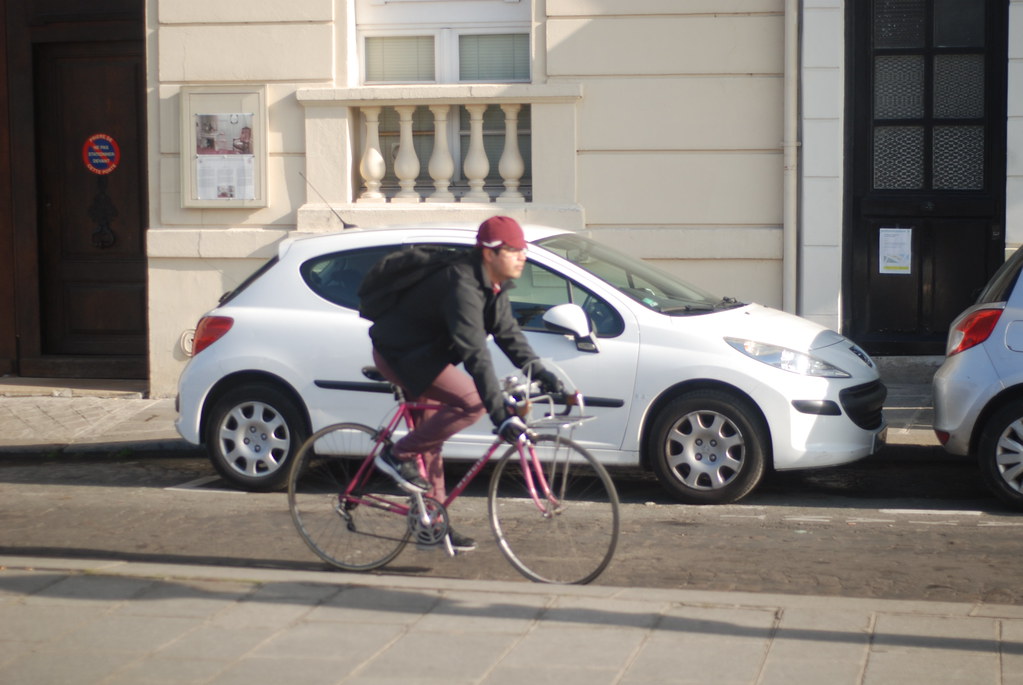 : Parisian cycling to work