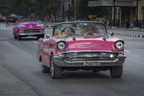 Classic Cabriolet in Havana ©  kuhnmi