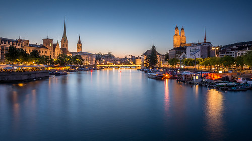 Zurich during Blue Hour ©  kuhnmi