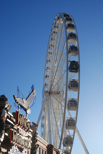 Ferris wheel ©  Michael Neubert