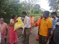Kerala Flood Relief Work by Ramakrishna Mission, Coimbatore <a style="margin-left:10px; font-size:0.8em;" href="http://www.flickr.com/photos/47844184@N02/42700557540/" target="_blank">@flickr</a>