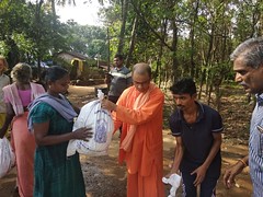 Kerala Flood Relief Work by Ramakrishna Mission, Coimbatore <a style="margin-left:10px; font-size:0.8em;" href="http://www.flickr.com/photos/47844184@N02/43791360404/" target="_blank">@flickr</a>