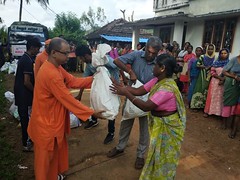 Kerala Flood Relief Work by Ramakrishna Mission, Coimbatore <a style="margin-left:10px; font-size:0.8em;" href="http://www.flickr.com/photos/47844184@N02/42700557860/" target="_blank">@flickr</a>