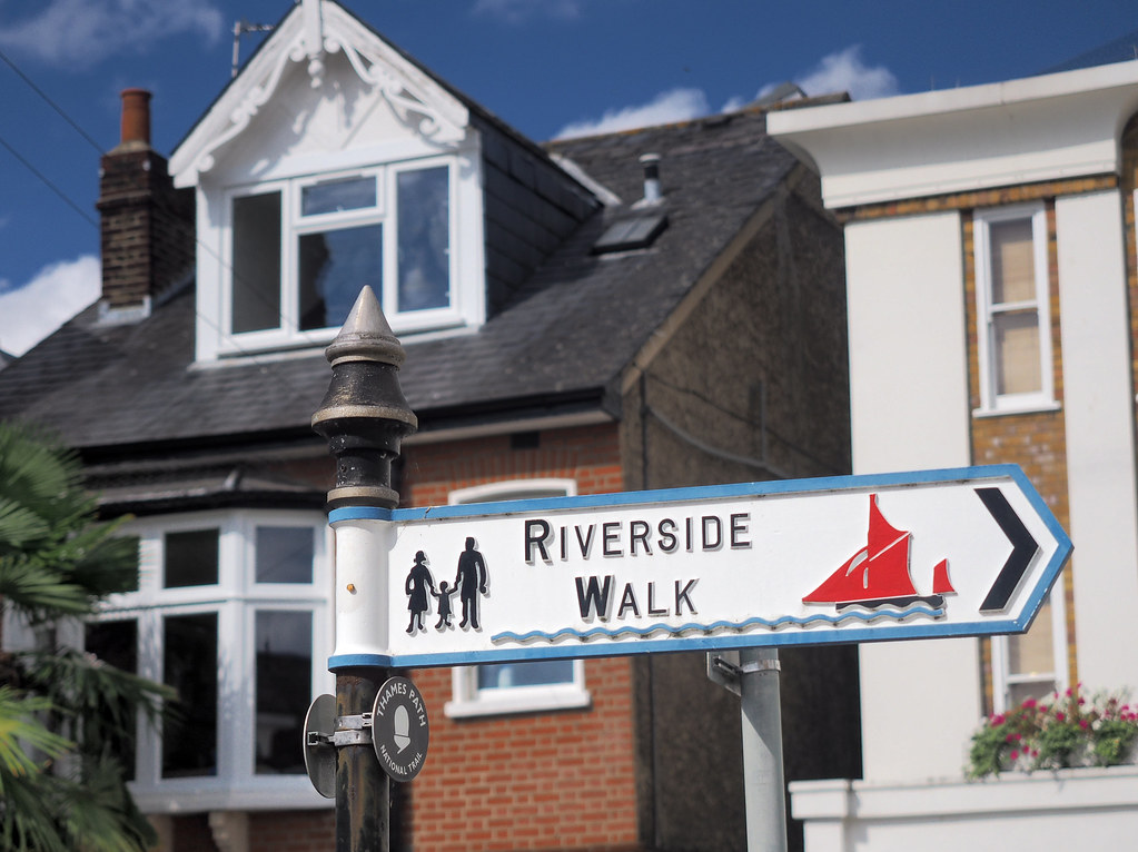 : Riverside walk sign in Putney