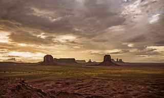 Monument Valley sunset HDR