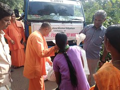 Kerala Flood Relief Work by Ramakrishna Mission, Coimbatore <a style="margin-left:10px; font-size:0.8em;" href="http://www.flickr.com/photos/47844184@N02/42700558460/" target="_blank">@flickr</a>