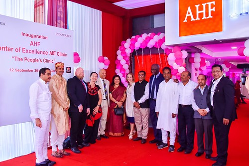 Nagbukas ang AHF India ng libreng Anti-Retroviral therapy clinic sa New Delhi.