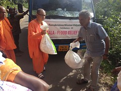Kerala Flood Relief Work by Ramakrishna Mission, Coimbatore <a style="margin-left:10px; font-size:0.8em;" href="http://www.flickr.com/photos/47844184@N02/44509209581/" target="_blank">@flickr</a>