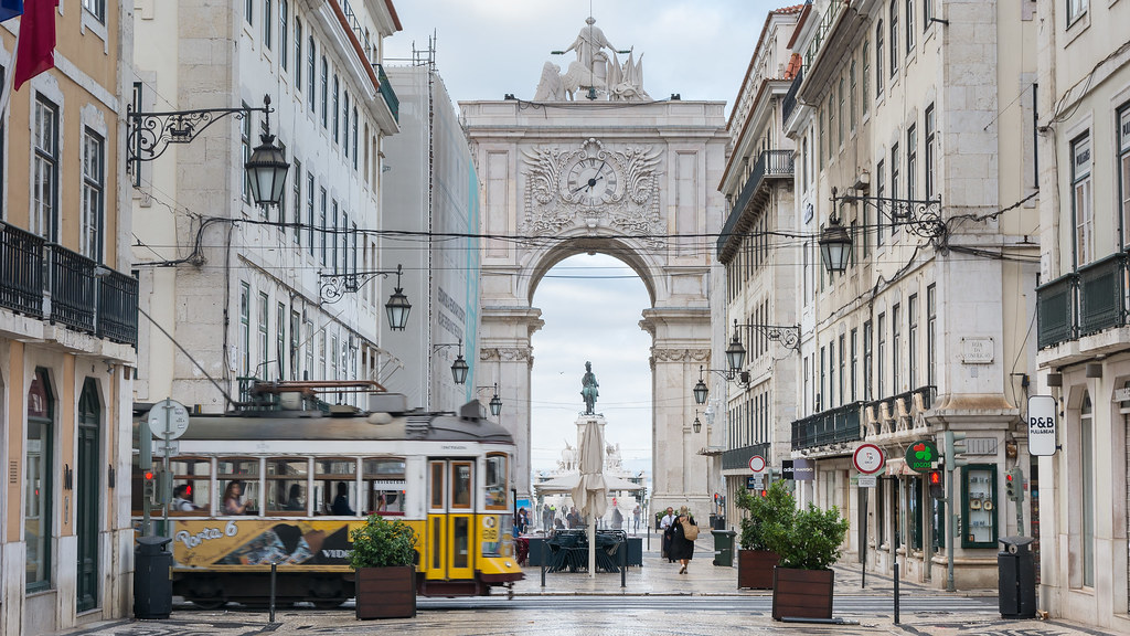 : Lisbon Tram in Front of Arco da Rua Augusta