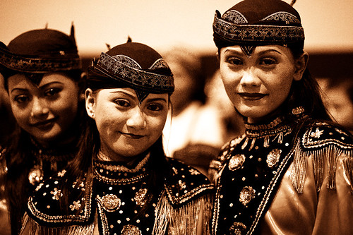 Javanese dancers