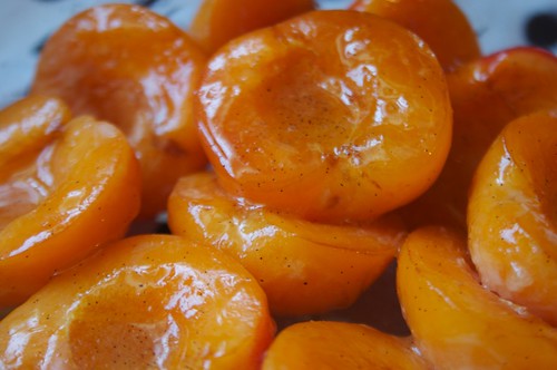 vanilla roasted apricots.