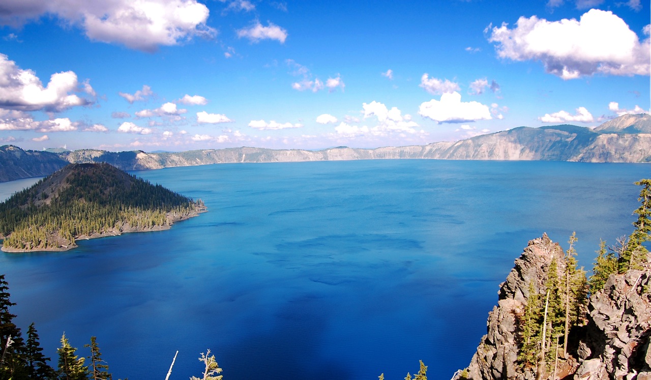Большое Невольничье озеро в Северной Америке