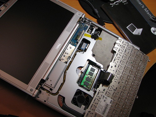 Dell XPS m1210: exposed!