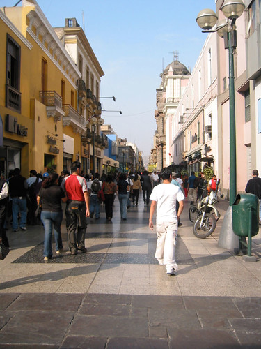 Calles de Lima Foto Atribución Creative Commons / Flickr: jnissa