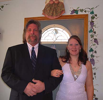 03-18-06-Deron & Jess dressed for Scott's wedding-b-Z