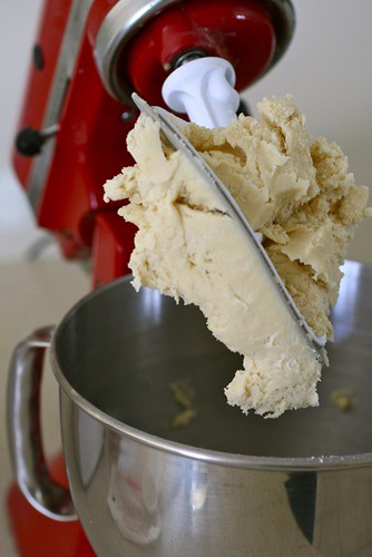 Pie crust in a stand mixer - The Bake School