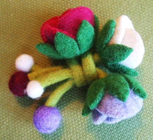 Flickriver: Photoset 'Felt brooches' by woolly fabulous