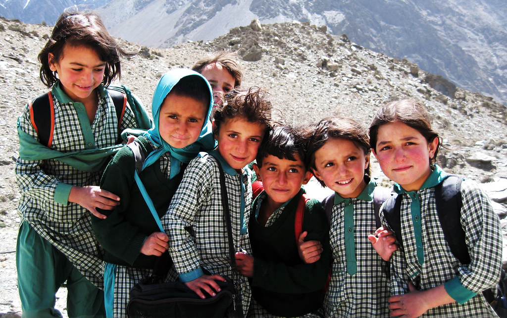 And more kids from Hunza Pics thanks to Johnnysnapsit of flickr.