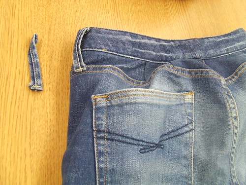 Sazi Stitches Tutorials: Jeans- How to fix the gap at the back