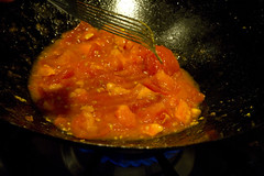 tomatoes in wok