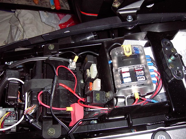 MAIN fuse location? - Stromtrooper Forum : Suzuki V-Strom ... suzuki burgman 650 wiring diagram 