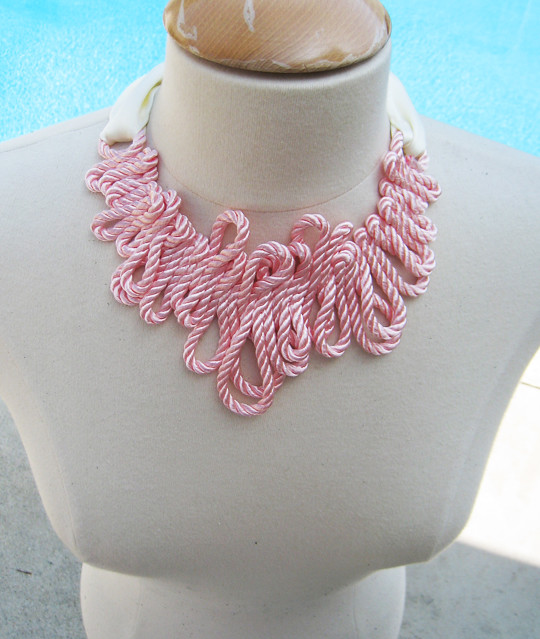 Rope Necklace -Form-Front