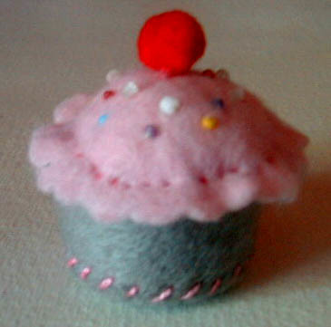 felt cupcake pincushion