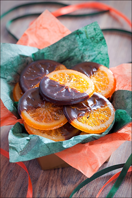 Naranjas confitadas bañadas en chocolate