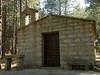 La chapelle de Bitalza au-dessus du parking au bout de la piste