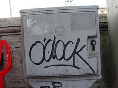 OCLOCK Roman Street Graffiti