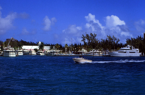 Bahamas 1989 (493) Paradise Island • <a style="font-size:0.8em;" href="http://www.flickr.com/photos/69570948@N04/25016981575/" target="_blank">Auf Flickr ansehen</a>