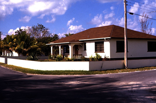 Bahamas 1989 (366) Eleuthera • <a style="font-size:0.8em;" href="http://www.flickr.com/photos/69570948@N04/23789176104/" target="_blank">Auf Flickr ansehen</a>